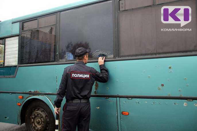 В Сыктывкаре автобус сбил пешехода, который шел по проезжей части