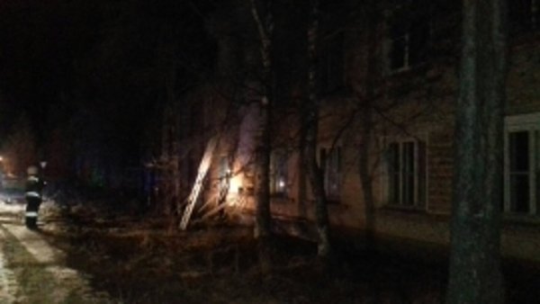 В Ухте после ночного пожара трое детей и женщина оказались в больнице