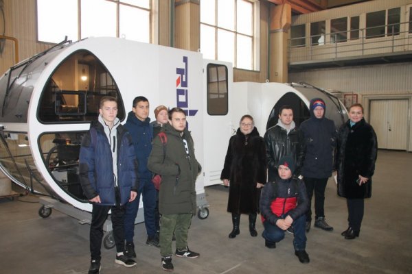 ОНФ в Коми организовал для студентов техникума экскурсию на завод башенных кранов

