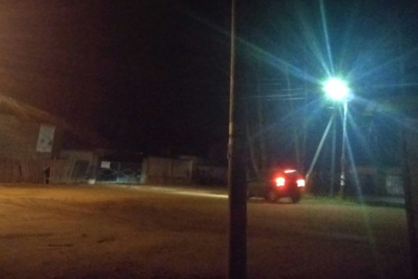 В Сыктывкаре УК обязали отремонтировать фонарь на автобусной остановке