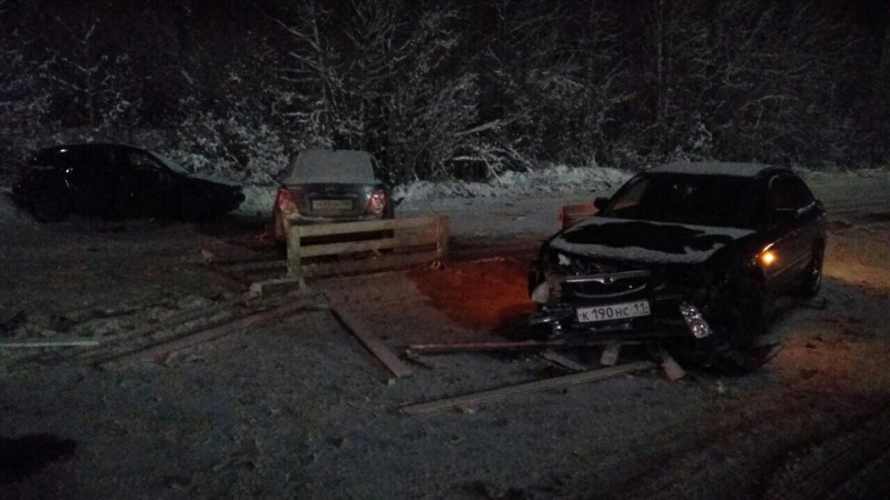 На автодороге Сыктывкар - Ухта в лобовом столкновении пострадали три человека