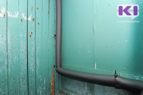 В Сыктывкаре в подвале дома обнаружили 144 метра бесхозного водопровода