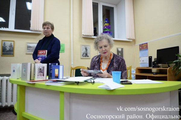 Жители Сосногорска встретились с именитыми литераторами Коми



