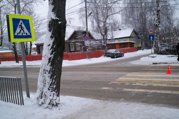 В Сыктывкаре иномарка сбила 16-летнюю девушку и скрылась с места ДТП