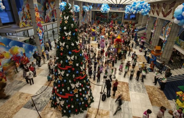 Девять детей-сирот из Коми отправились на новогоднюю елку в Москву