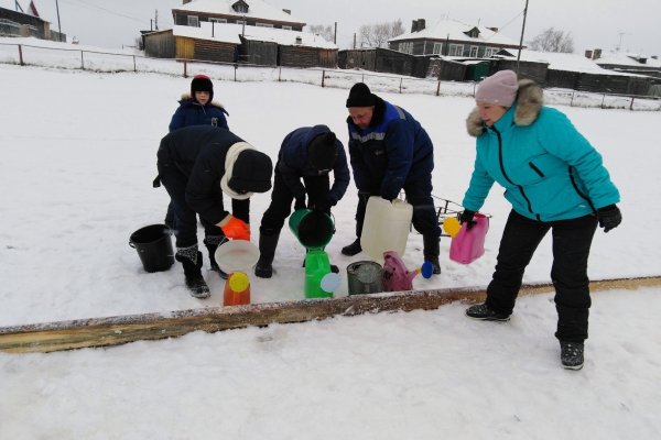 К Новому году щельяюрцы обустроили для детей снежный городок