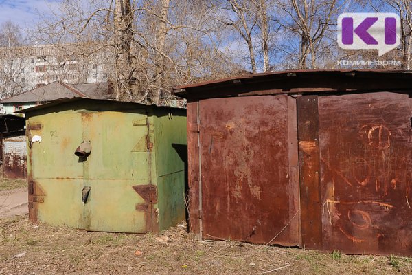 Жителей Сыктывкара просят убрать самовольно установленные гаражи на Тентюковской