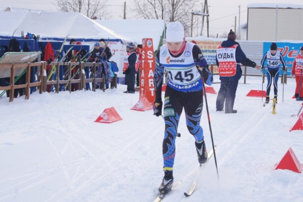 Более 300 лыжников Коми от 15 до 18 лет разыграли медали в гонках двух первенств региона