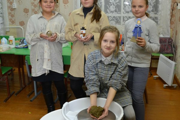На средства гранта ЛУКОЙЛа в Усть-Цильме открывают гончарную мастерскую