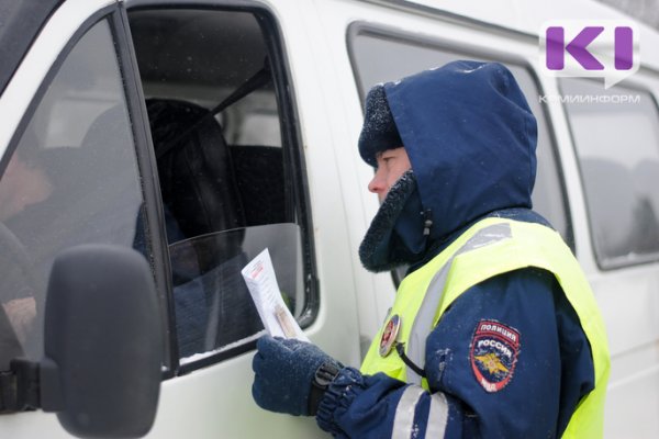 Сотрудники ГИБДД Сыктывкара выявили нарушения в маршрутных автобусах