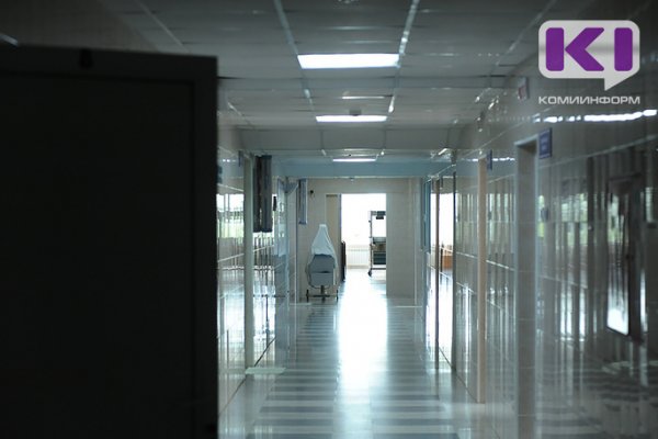 В Воркутинской больнице скорой помощи на рабочем месте умер врач