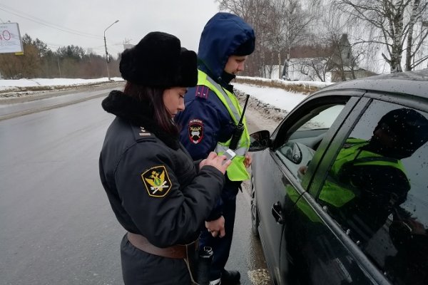 Десять автомобилей за один день арестовали судебные приставы Сыктывкара