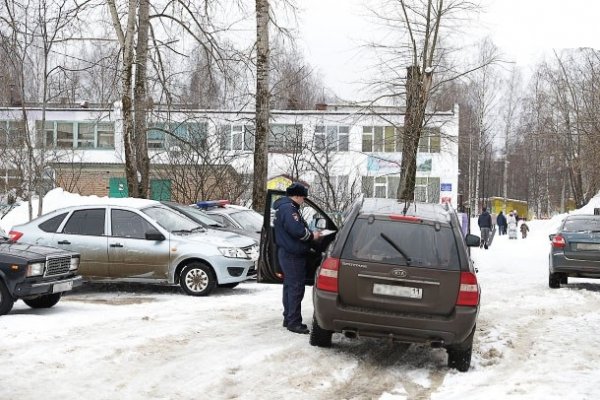 Госавтоинспекторы Сыктывкара выявили двоих беспечных водителей-родителей