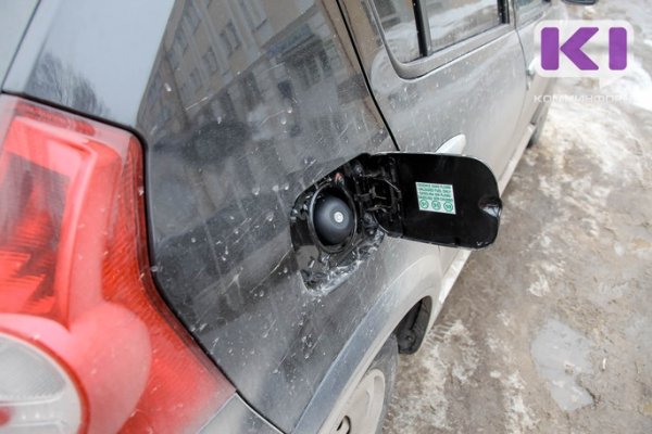 В Инте и Печоре злоумышленники пытались слить бензин с автомобилей 

