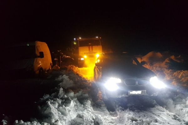 На зимнике Усинск - Нарьян-Мар застряли 50 автомобилей 
