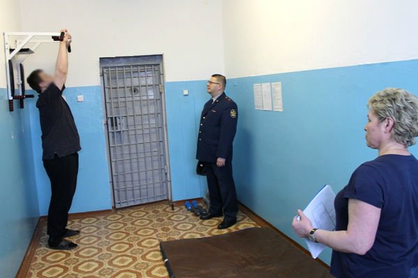 В воркутинском следственном изоляторе несовершеннолетние поборолись за знаки отличия ГТО