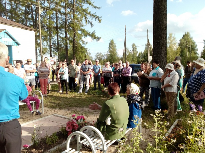 В селе Руч Усть-Куломского района установили памятник труженикам тыла