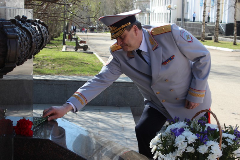 В Сыктывкаре почтили память сотрудников правопорядка, погибших в годы войны