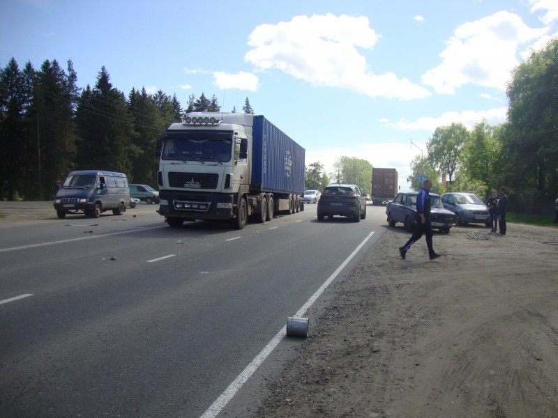 В Сыктывкаре водитель с признаками опьянения спровоцировал аварию с МАЗом