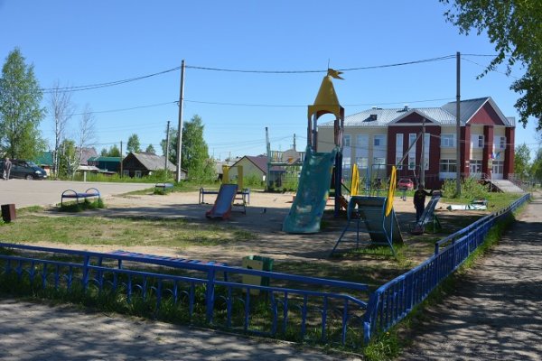 Администрация Айкино поможет жителям отремонтировать детскую площадку
