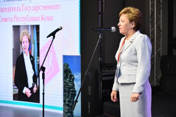 Надежда Дорофеева пригласила муниципальных журналистов чаще бывать в парламенте Коми