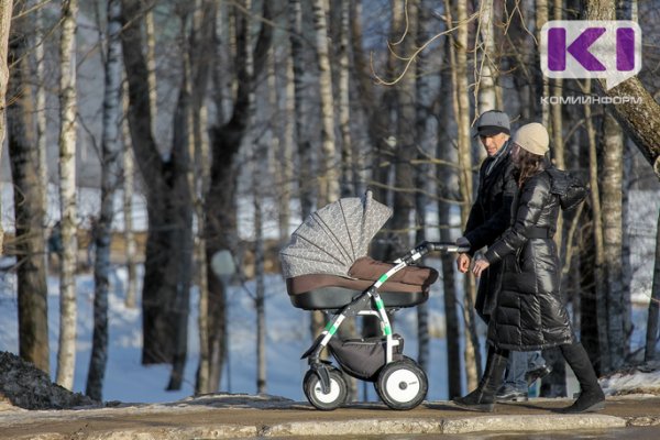 Детские пособия повысят с 50 рублей до 10 тыс. рублей

