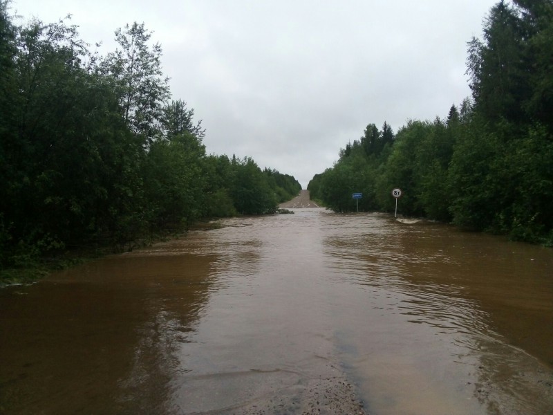 В Усть-Куломском районе из-за подтопления несколько населенных пунктов отрезаны от "большой земли"