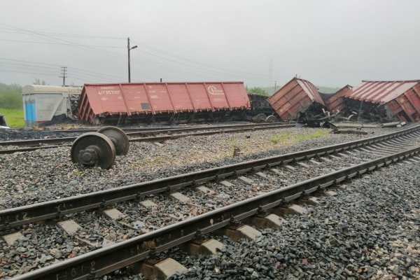 В Коми возбуждено уголовное дело по факту схода 23 вагонов грузового поезда