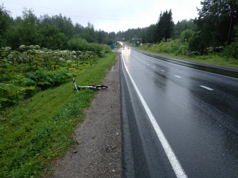 В Сыктывдинском районе водитель сбил велосипедиста и скрылся