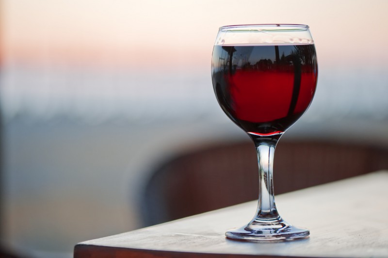 Кардиохирург рассказал, что будет при ежедневном употреблении бокала вина