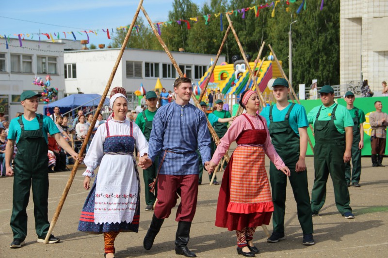 Фестиваль "Кöйдыс" в Визинге: народные гуляния, детская деревня и музыкальный драйв
