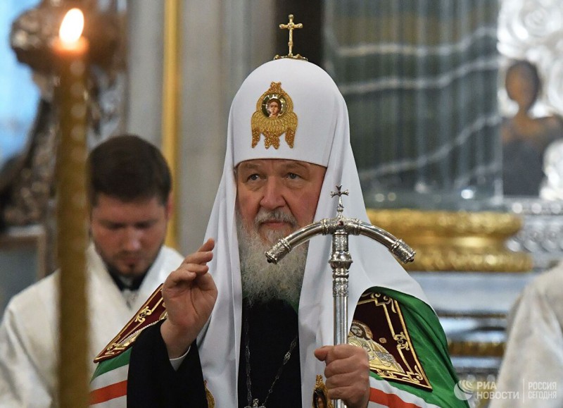 Патриарх Кирилл объяснил, зачем нужно подставлять после удара другую щеку