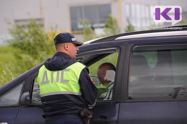 В Печоре водитель Volkswagen Passat скрылся с места ДТП