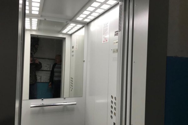 В Ухте и Сосногорске заменили непригодное лифтовое оборудование

