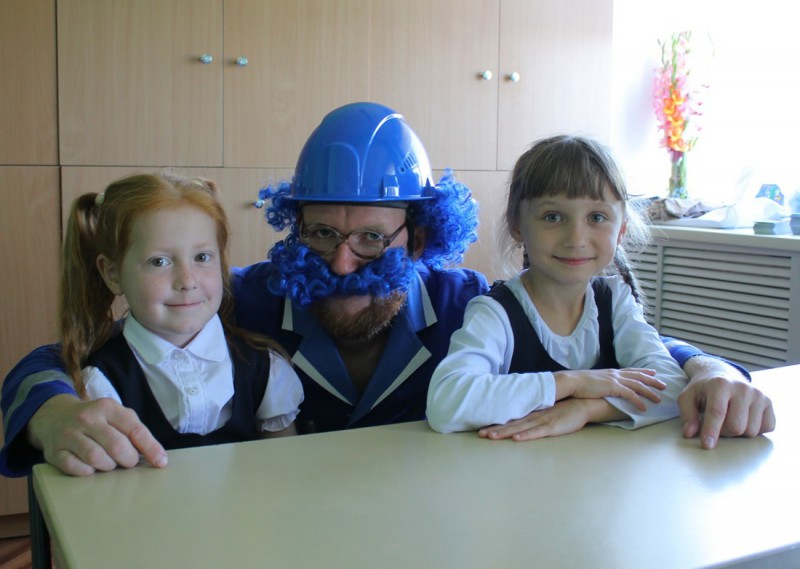В рамках акции "Праздник-детям" работники ООО "Газпром трансгаз Ухта" подарили ребятам внимание и подарки