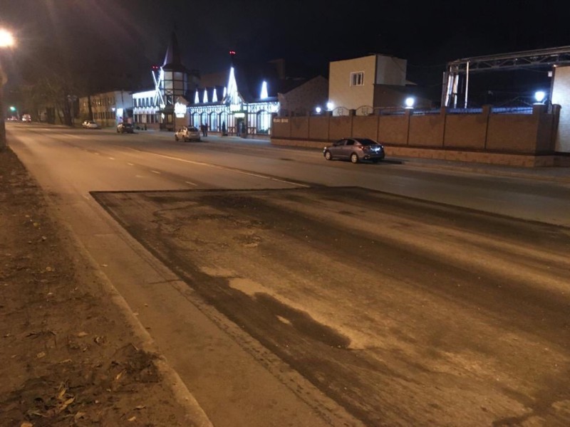 В Сыктывкаре дорожники создали аварийно-опасный участок на оживленном проспекте