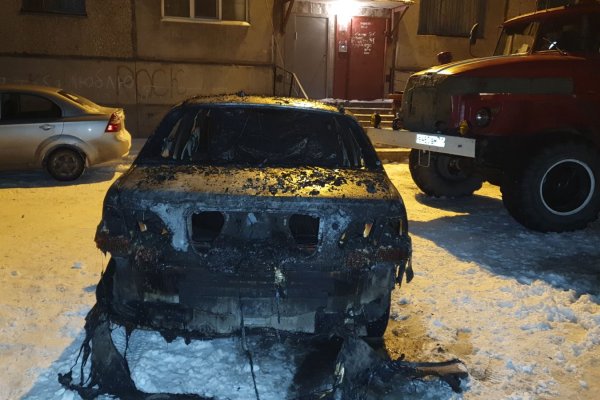 Четыре автомобиля сгорели в Коми