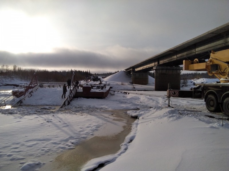 Под Усинском пытаются восстановить мост через р.Лыжа