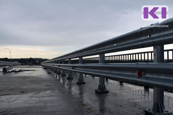Жители Ухты не дождались ремонта моста в сторону аэропорта