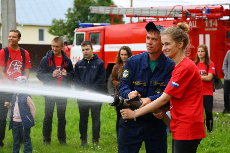 Старшеклассники школы №12 Сыктывкара на один день станут пожарными