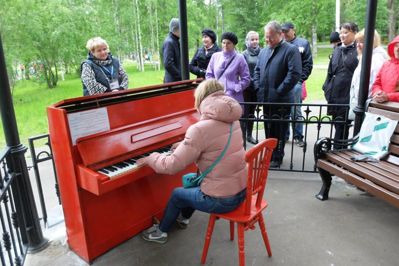 Пианино из беседки в Кировском парке уберут на зимнее хранение

