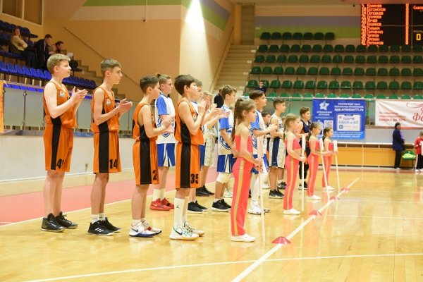 Команда Коми по баскетболу среди юношей прошла в полуфинал первенства России