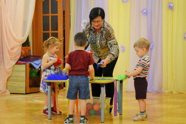 В Сыктывкаре академик Ирина Лыкова учила воспитателей и родителей находить новое в привычном