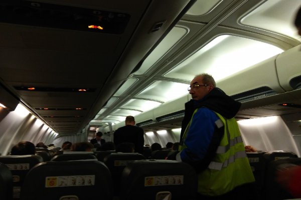 Пассажиру рейса Москва - Сыктывкар стало плохо на борту самолёта