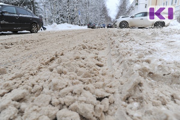 Жители Коми могут жаловаться на нечищеные дороги в круглосуточную диспетчерскую 
