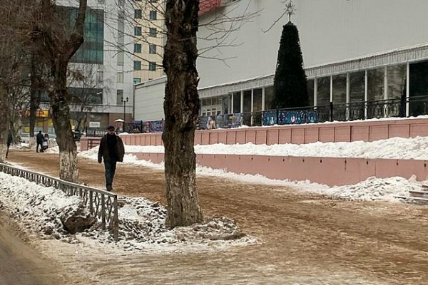 Мэрия Сыктывкара продолжит наказывать УК за неубранные от снега и наледи территории 
