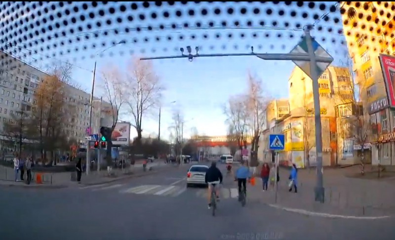 "Вести с колес": наглые велосипедисты на дорогах Сыктывкара