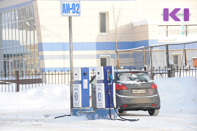 В Усть-Куломе начальник гаража осужден за незаконную торговлю бензином