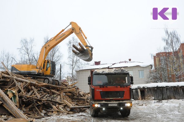 В Коми в 2019 году снесли 121 аварийное здание