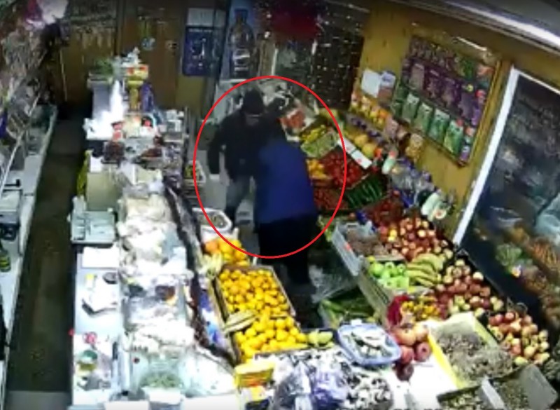 Видео нападения на продавца в Ухте